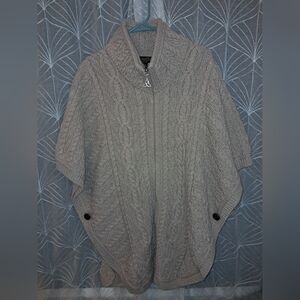 Inis Crafts brand Women's sz small, med, 100% merino wool, poncho like sweater